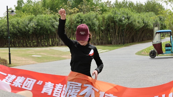 5-3跑步现场.jpg 5-3跑步现场.jpg